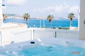 Stunning Holiday Villa with a Heated Jacuzzi